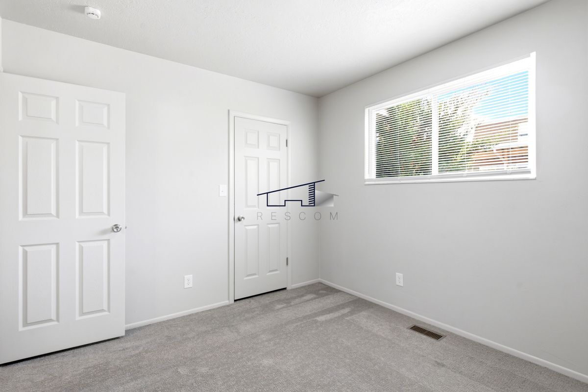 Building Photo - 445 W 4900 S