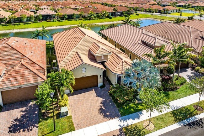 Building Photo - 11856 Leon Cir N