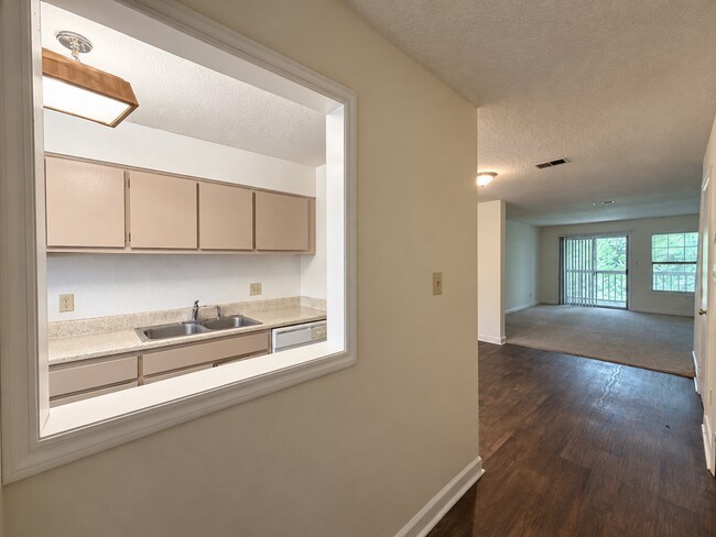 Building Photo - 2518-202 Avent Ferry Road