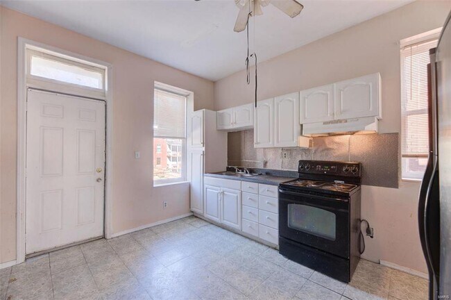 Building Photo - 4427 Athlone Ave