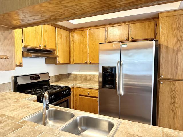 Building Photo - 2047 Lakeridge Cir