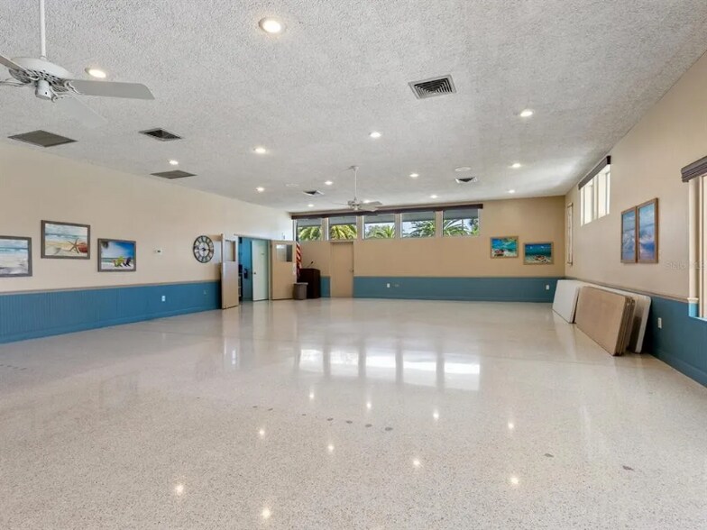 Building Photo - 1624 Whitehead Dr