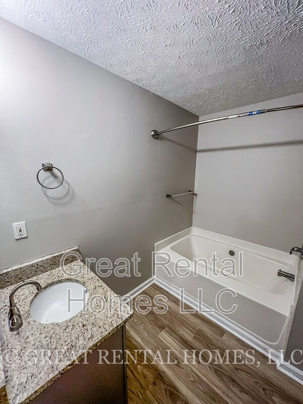 Building Photo - 26 Fairhaven Dr