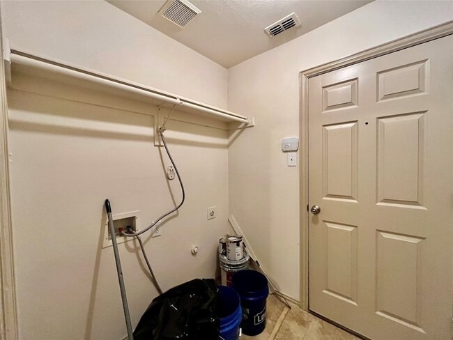 Building Photo - 1005 Tallahassee Dr