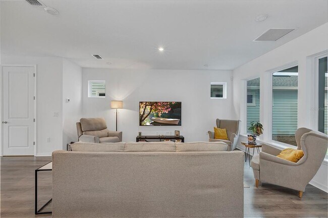 Building Photo - 6501 Rover Wy