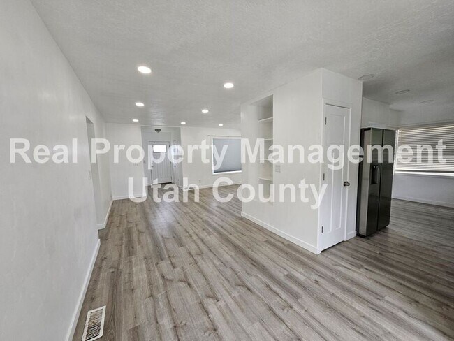 Building Photo - 152 W 100 S