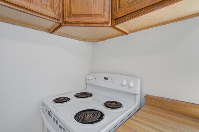 Building Photo - Now Leasing - Charming Renovated 3BR Home Near Downtown Columbia & Major Colleges