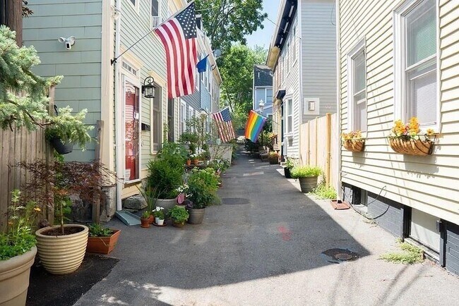 Primary Photo - 12 Lexington Ave