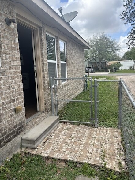 Building Photo - 11817 13th St