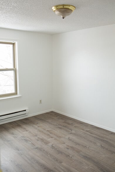 Bedroom 1 - 3595 S King St