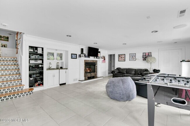 Building Photo - 16 Bingham Hill Cir