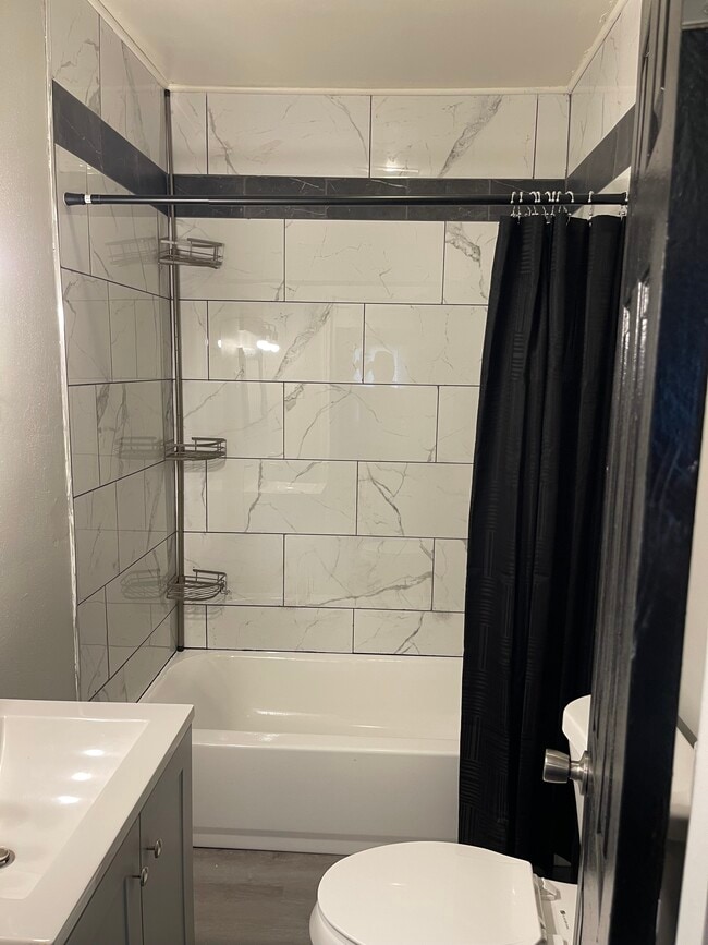 Building Photo - 4761 Warnock Ave