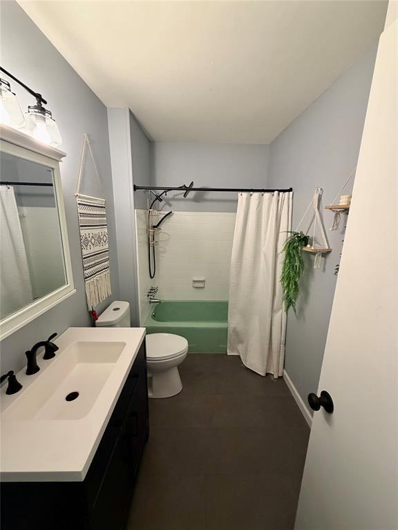 Building Photo - 5332 Balcones Dr