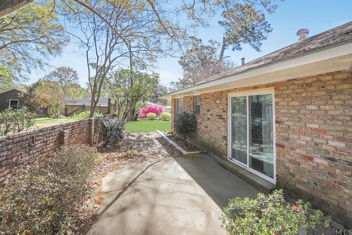 Building Photo - 7005 Whitlow Dr