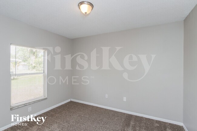 Building Photo - 112 Marsh St