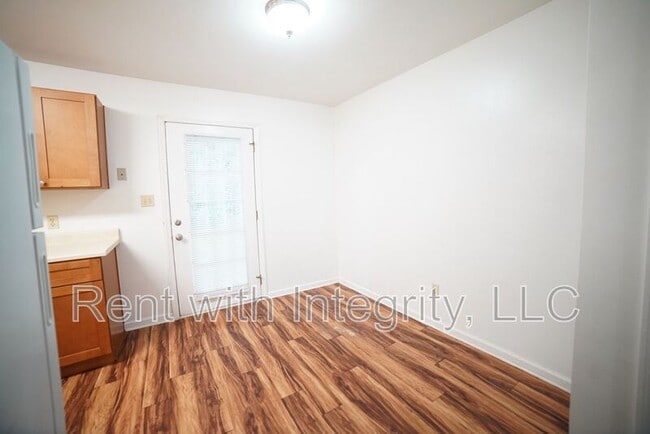 Building Photo - 2555 Chateau Ln