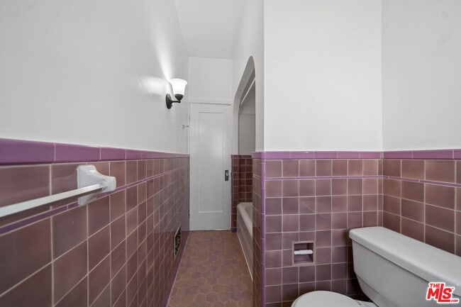 Building Photo - 339 S Detroit St