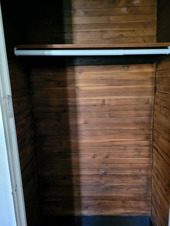 Building Photo - 1952 Court Ave