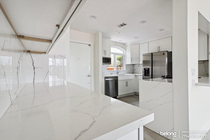 Building Photo - 30902 Club House Dr