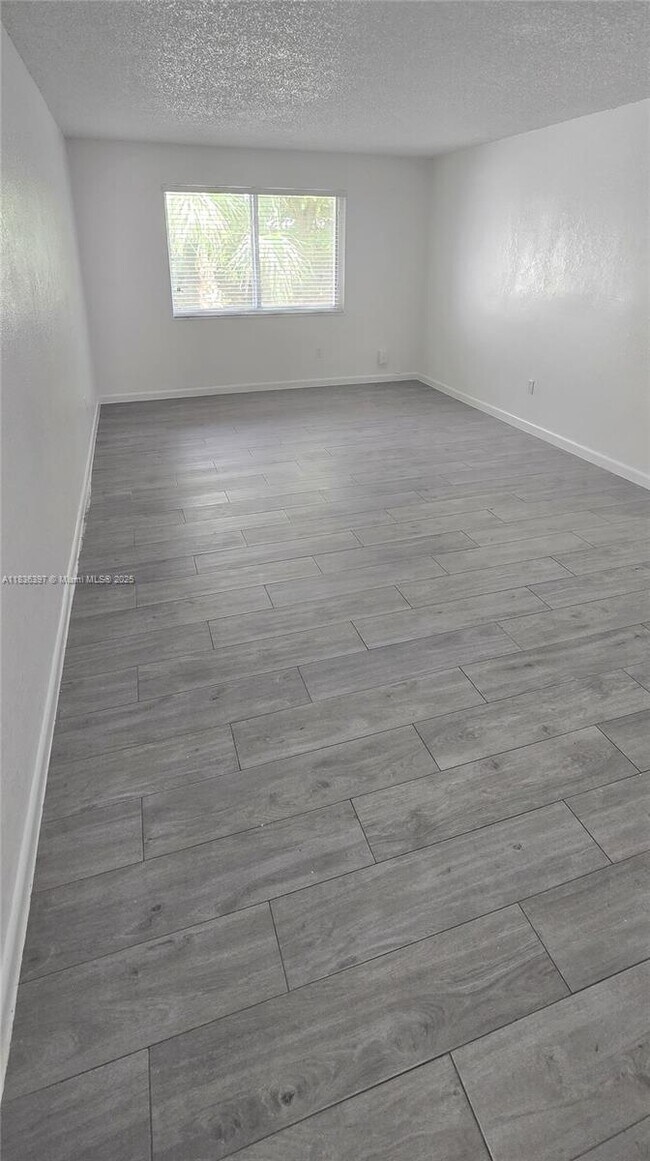 Building Photo - 10820 SW 200th Dr
