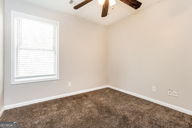 Building Photo - 439 Heathcliff Ct
