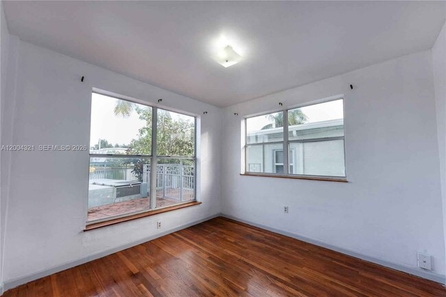 Building Photo - 1255 Marseille Dr