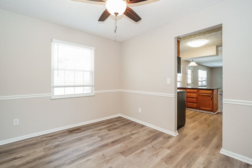 Building Photo - 6955 Pine Bark Ln