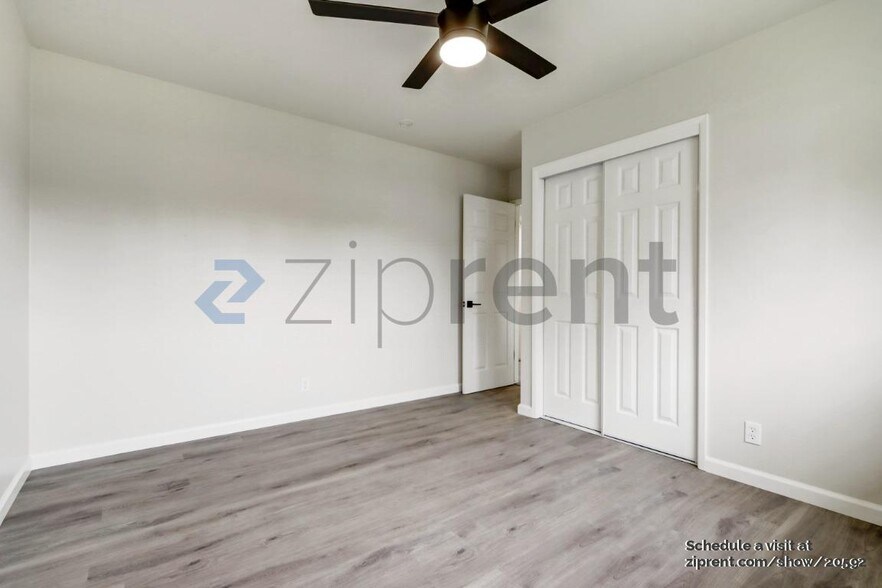 Building Photo - 9443 Acapulco Way