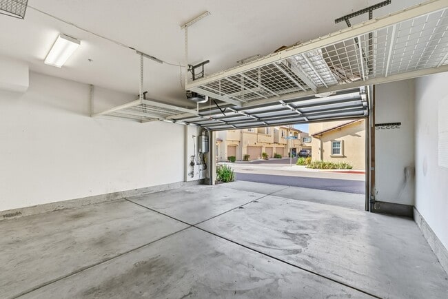 Building Photo - 1460 Mockingbird Ct