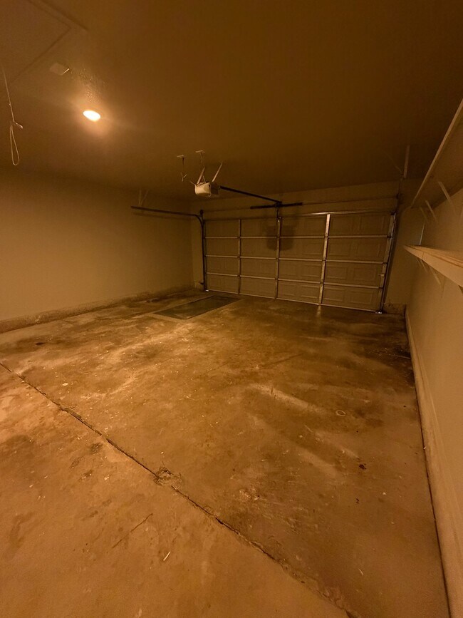 Building Photo - 1405 S Avery Dr