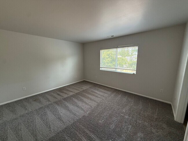 Building Photo - 3Bd/2.5Ba Maple Valley Home