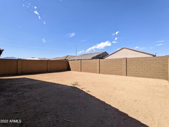 Building Photo - 16846 W Las Palmaritas Dr