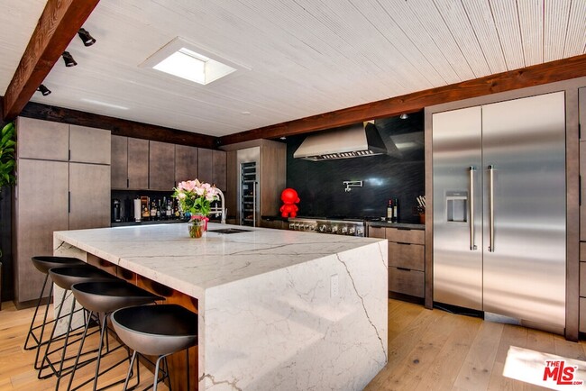 Building Photo - 9624 Yoakum Dr