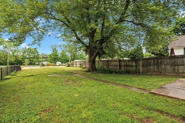 Building Photo - Renovated Home in Jackson Heights, Claymon...