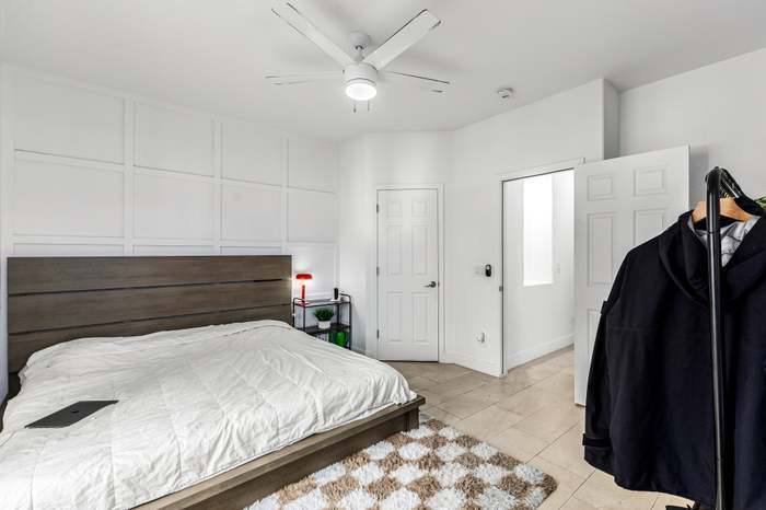 Building Photo - 1718 W Colter St