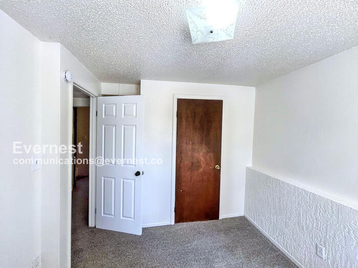 Building Photo - 2609 Granada Dr