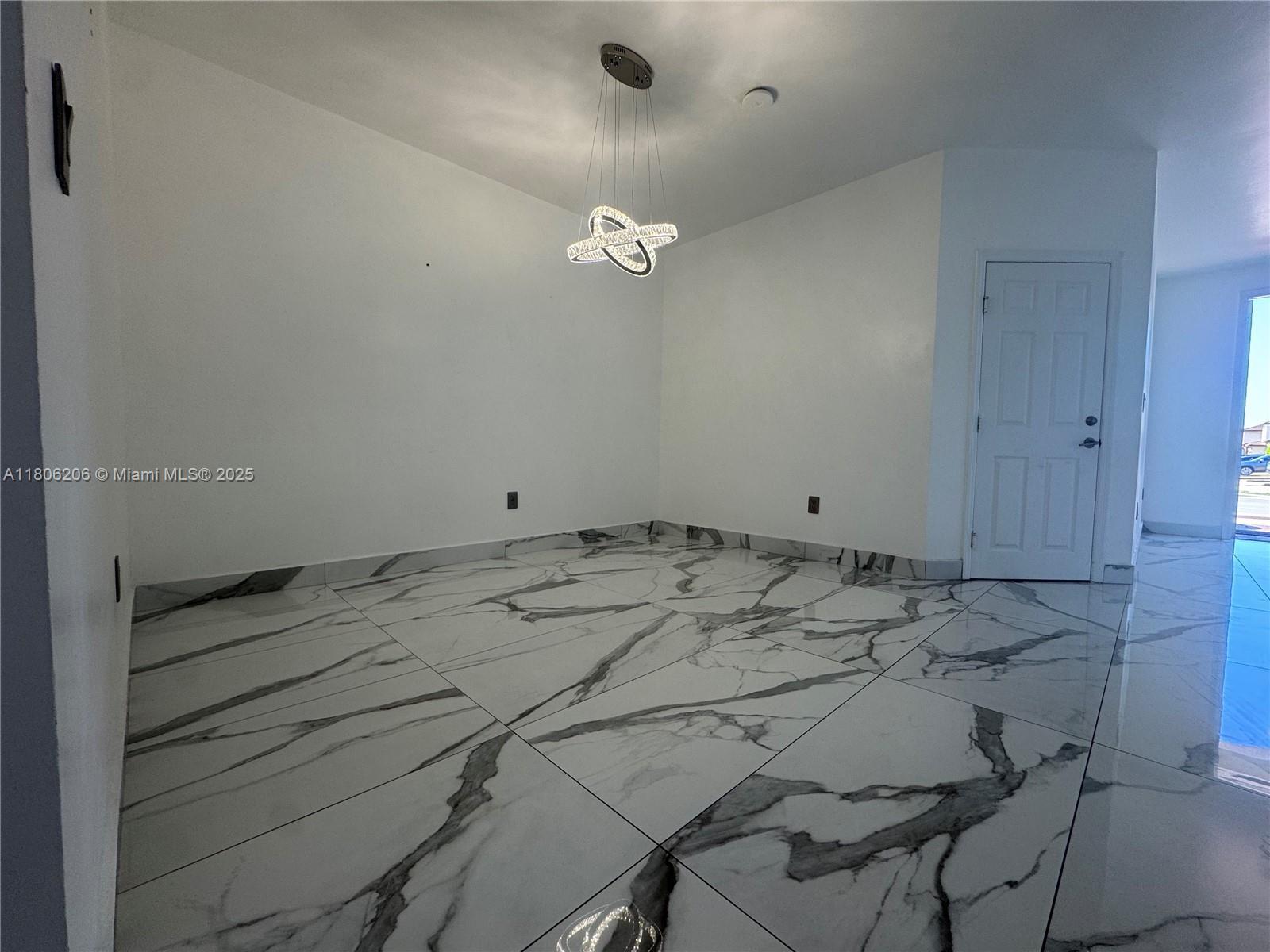 Building Photo - 3368 W 108th St