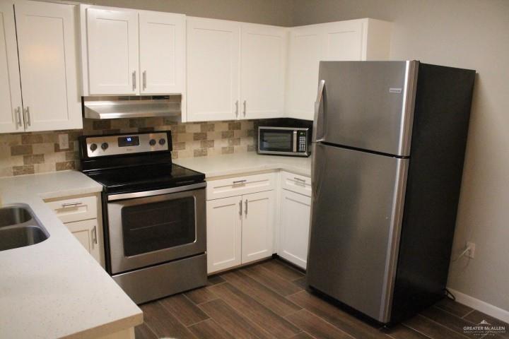 Building Photo - 2204 Camellia Ave