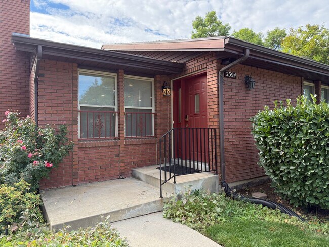 Building Photo - Beautifully Updated Home in Holladay