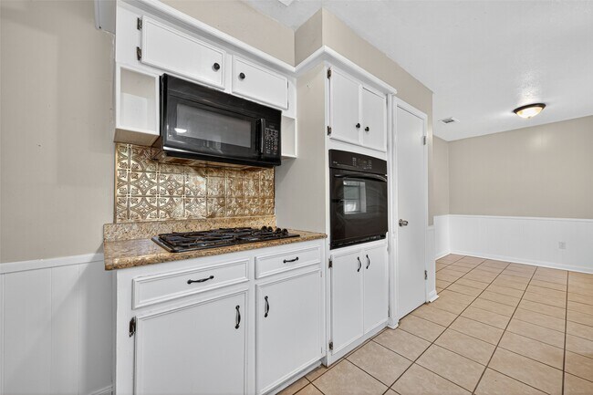 Building Photo - 108 Belvedere Dr