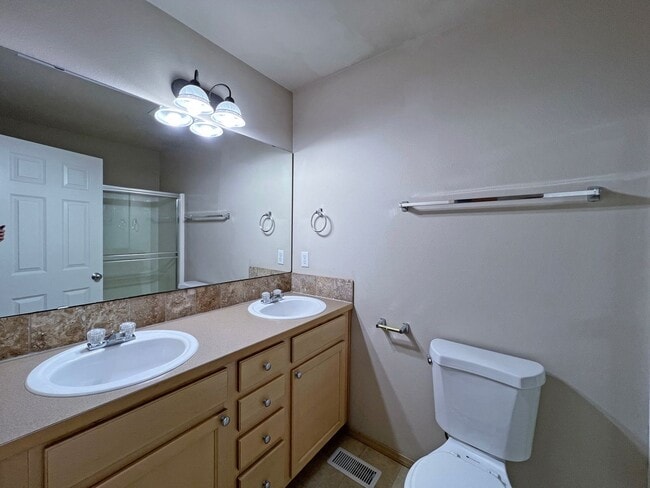 Building Photo - 3 Bedroom  2 Bath Home in Desirable Maple Valley