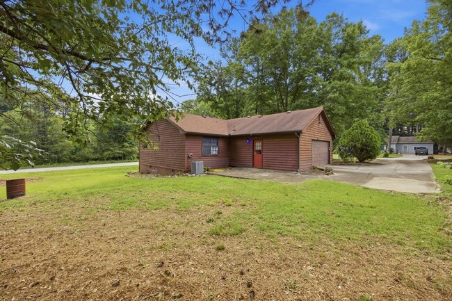 Building Photo - 1701 Rose Garden Ln