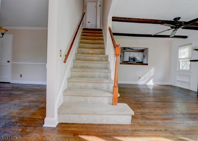 Building Photo - 72 Colonial Dr