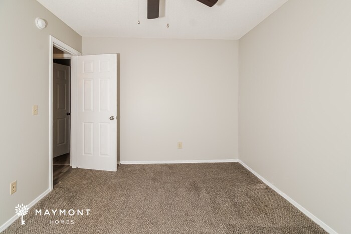 Building Photo - 1411 Chadford Rd