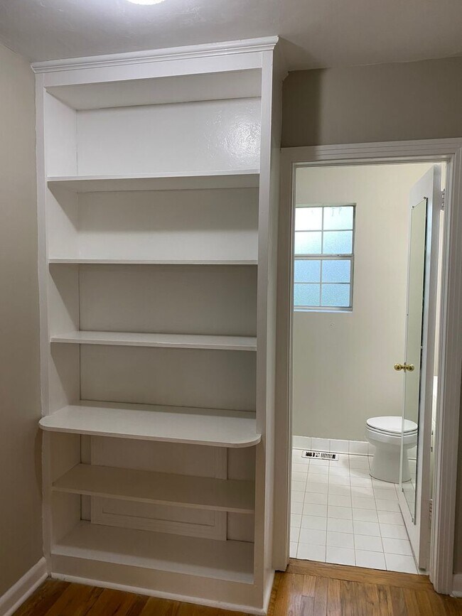 Building Photo - Adorable Brick Home in Betton Hills