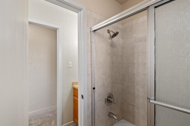 Building Photo - 115 Rhonda Dr