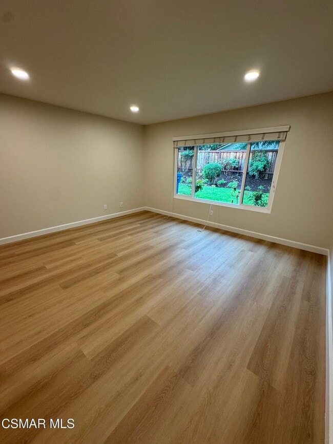 Building Photo - 893 Blue Spring Dr