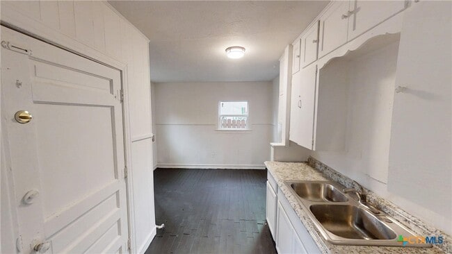 Building Photo - 1114 S 2nd St