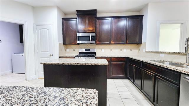 Building Photo - 3808 Hazelhurst Dr