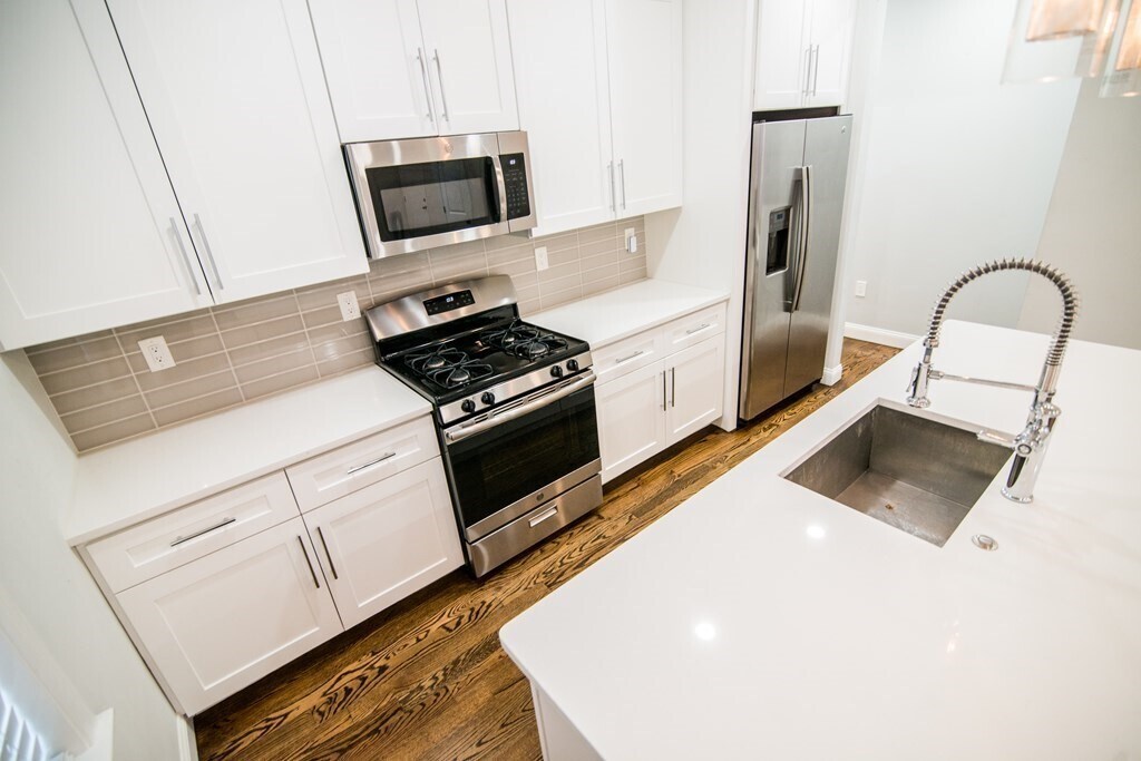 Building Photo - 757 Washington St